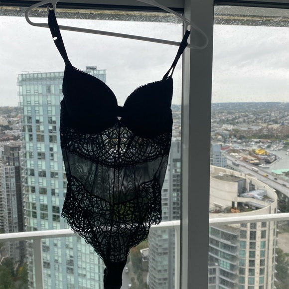 Black lace lingerie bodysuit - Picture 2 of 3